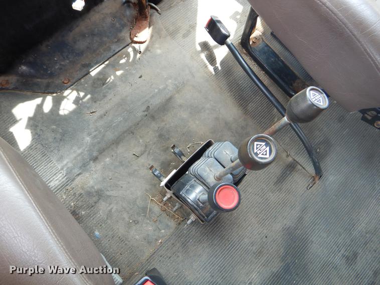 image for item EK9525 2001 International 4900 Crew Cab dump truck