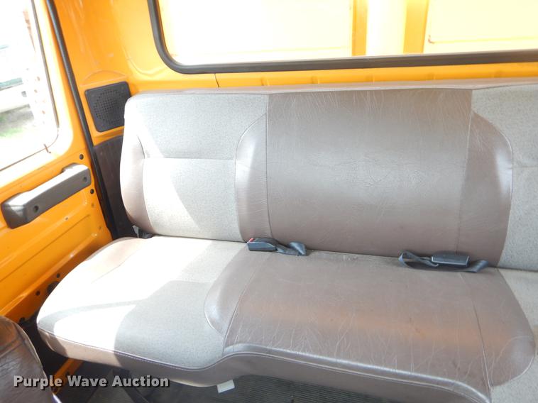 image for item EK9525 2001 International 4900 Crew Cab dump truck