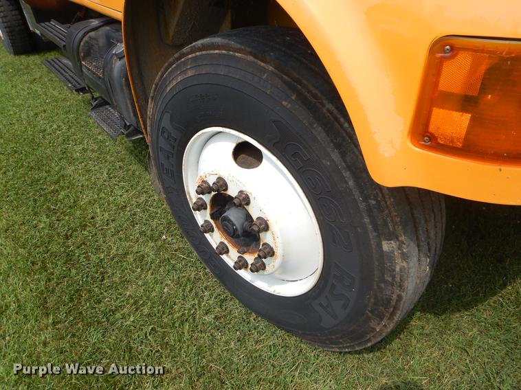 image for item EK9525 2001 International 4900 Crew Cab dump truck