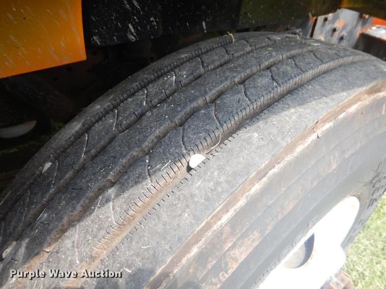 image for item EK9525 2001 International 4900 Crew Cab dump truck