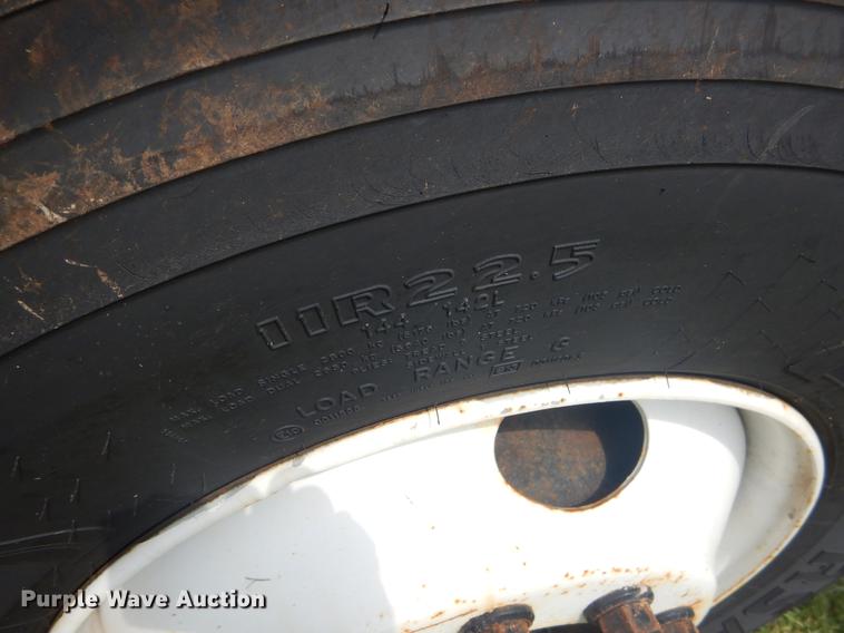 image for item EK9525 2001 International 4900 Crew Cab dump truck