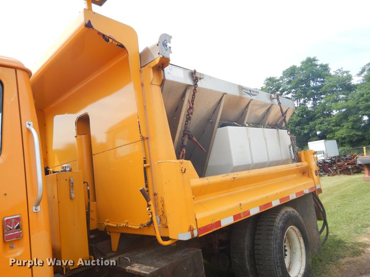 image for item EK9525 2001 International 4900 Crew Cab dump truck