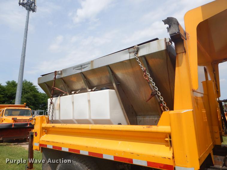 image for item EK9525 2001 International 4900 Crew Cab dump truck