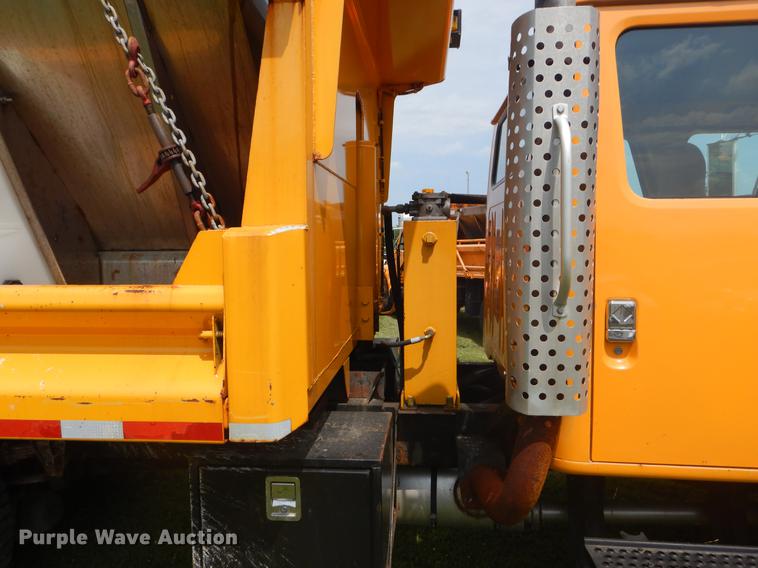 image for item EK9525 2001 International 4900 Crew Cab dump truck