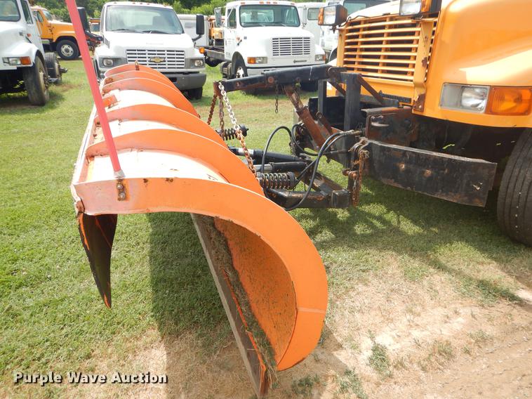 image for item EK9525 2001 International 4900 Crew Cab dump truck