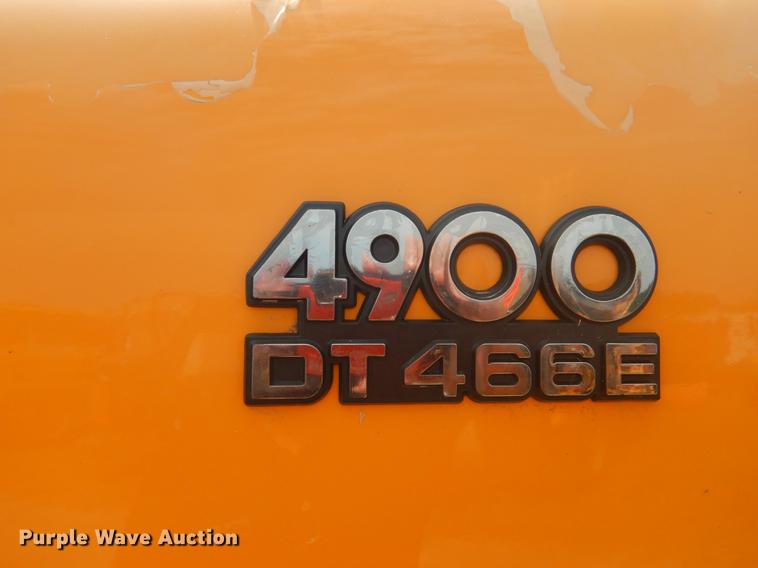 image for item EK9525 2001 International 4900 Crew Cab dump truck