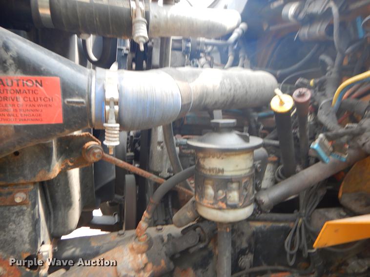 image for item EK9526 2003 International 7400 flatbed truck