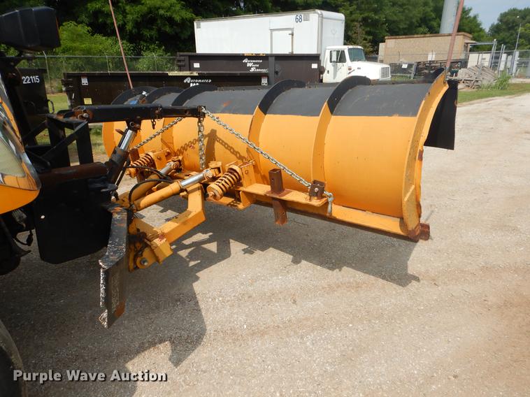 image for item EK9526 2003 International 7400 flatbed truck