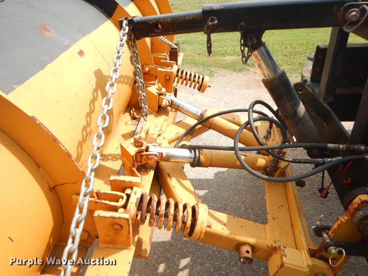 image for item EK9526 2003 International 7400 flatbed truck