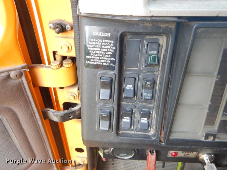 image for item EK9528 2002 International 2554 dump truck