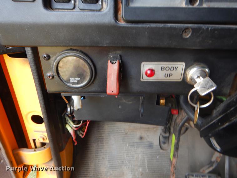 image for item EK9528 2002 International 2554 dump truck