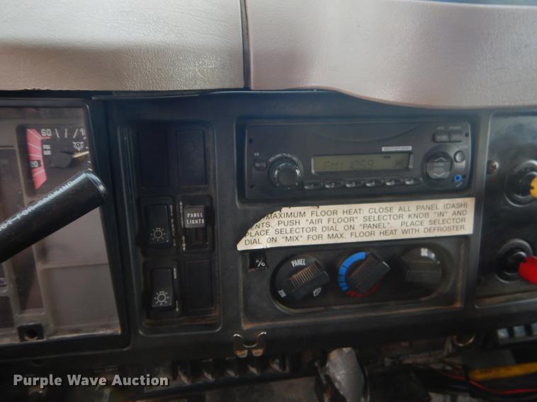 image for item EK9528 2002 International 2554 dump truck