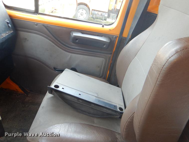 image for item EK9528 2002 International 2554 dump truck