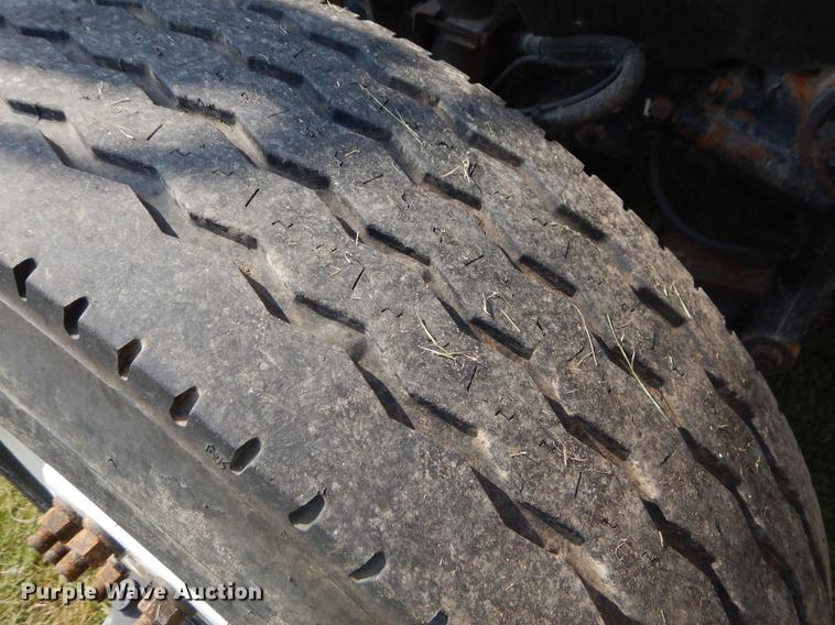 image for item EK9528 2002 International 2554 dump truck