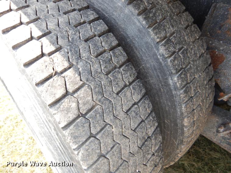 image for item EK9528 2002 International 2554 dump truck