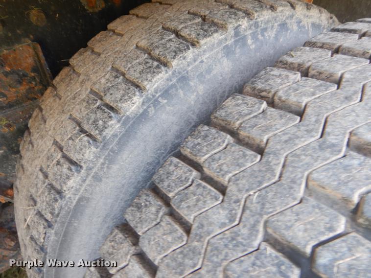 image for item EK9528 2002 International 2554 dump truck