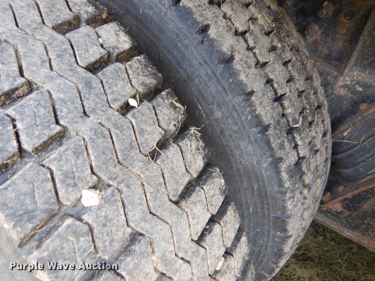 image for item EK9528 2002 International 2554 dump truck