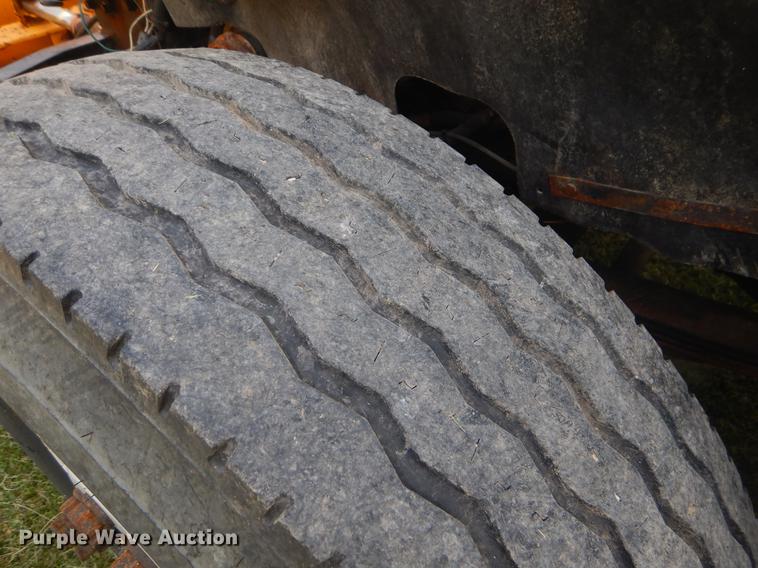 image for item EK9528 2002 International 2554 dump truck