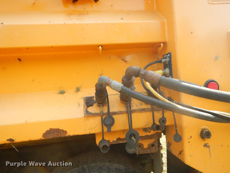 image for item EK9528 2002 International 2554 dump truck