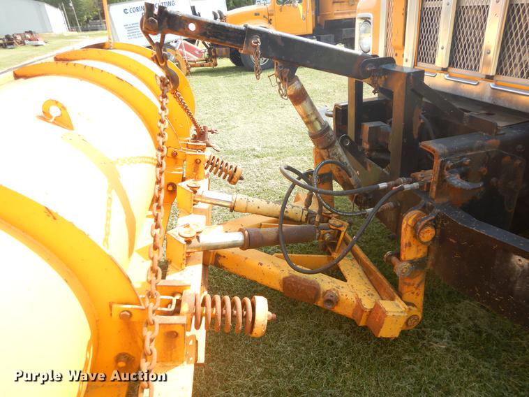 image for item EK9528 2002 International 2554 dump truck