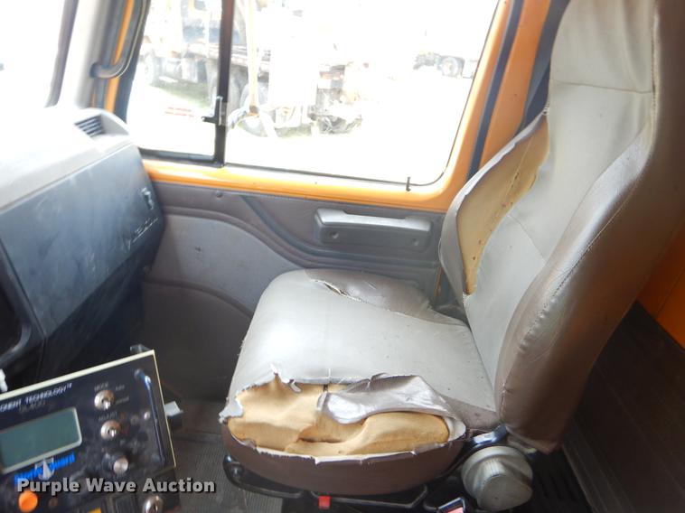 image for item EK9529 2002 International 2554 dump truck