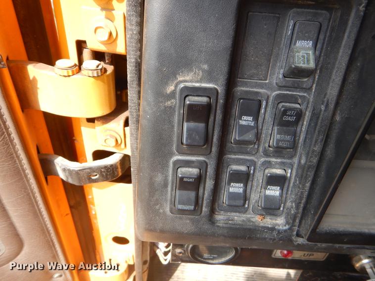 image for item EK9529 2002 International 2554 dump truck