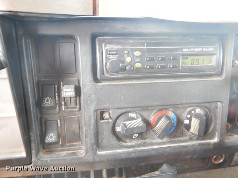 image for item EK9529 2002 International 2554 dump truck