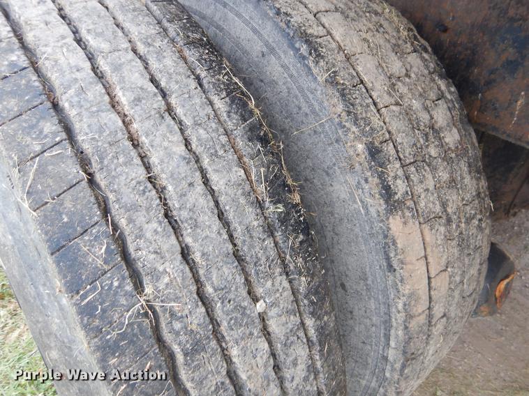 image for item EK9529 2002 International 2554 dump truck