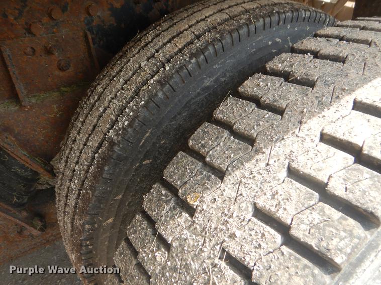 image for item EK9529 2002 International 2554 dump truck