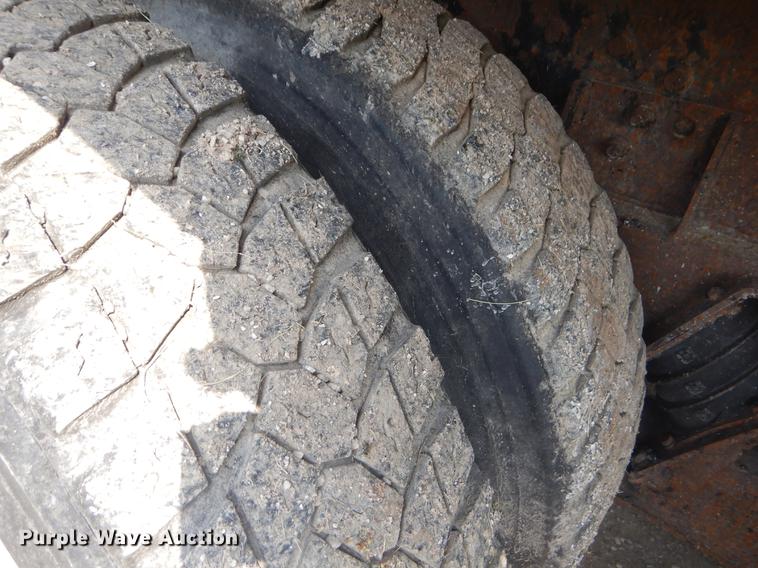 image for item EK9529 2002 International 2554 dump truck