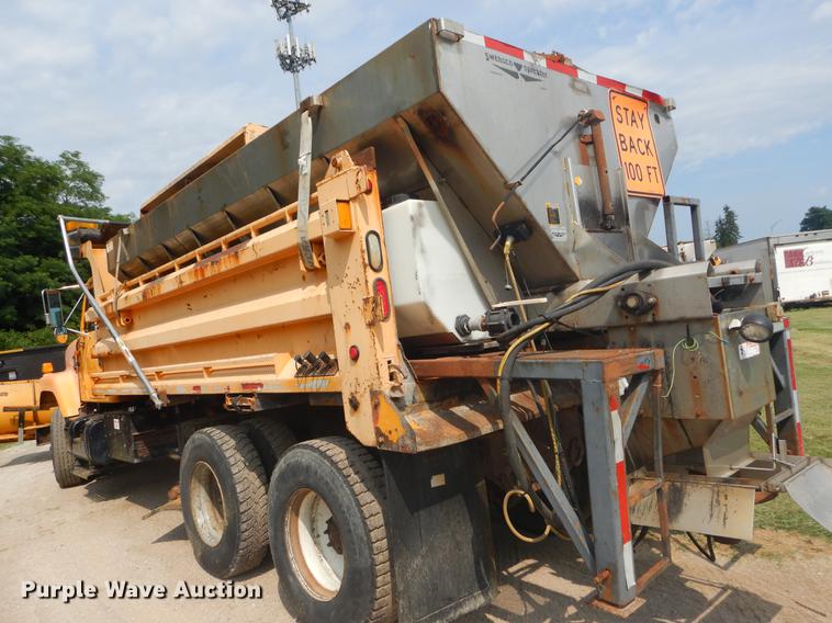 image for item EK9529 2002 International 2554 dump truck