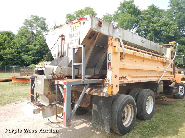 image for item EK9529 2002 International 2554 dump truck