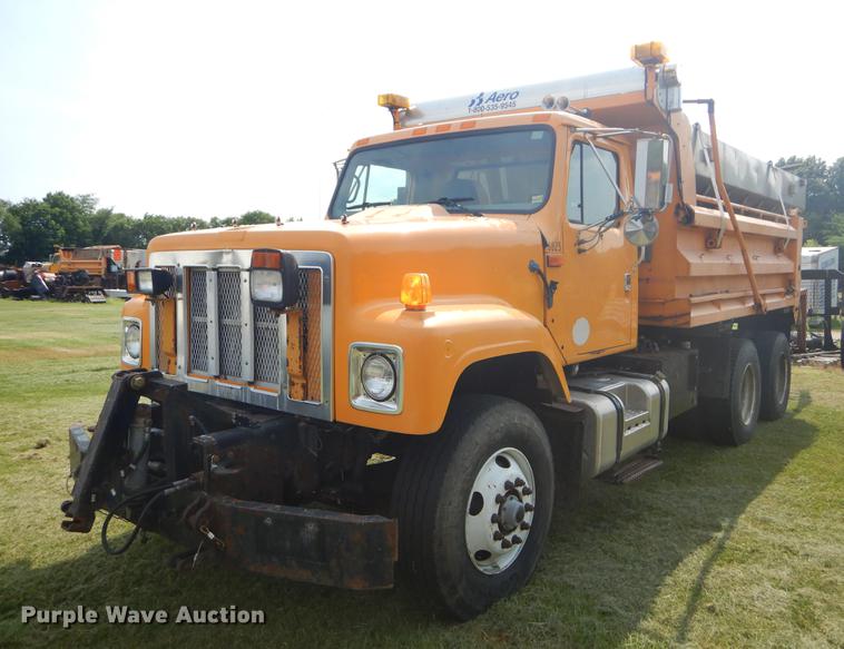 image for item EK9530 2002 International 2554 dump truck