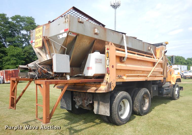 image for item EK9530 2002 International 2554 dump truck