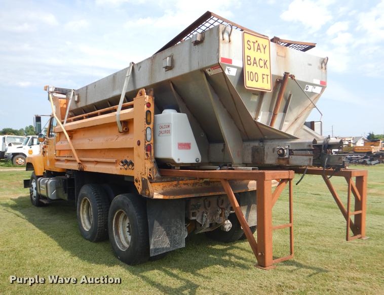 image for item EK9530 2002 International 2554 dump truck