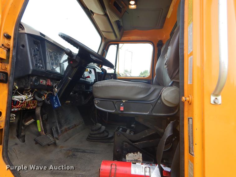 image for item EK9530 2002 International 2554 dump truck