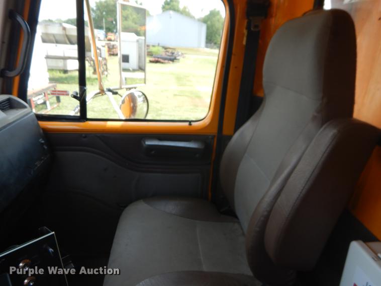 image for item EK9530 2002 International 2554 dump truck