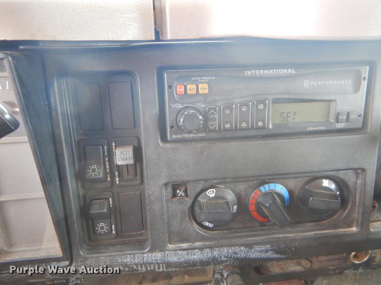 image for item EK9530 2002 International 2554 dump truck