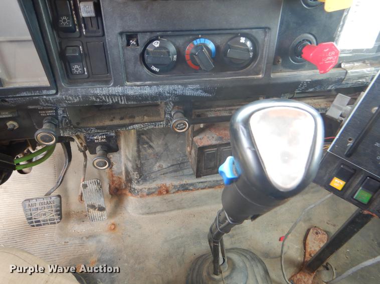 image for item EK9530 2002 International 2554 dump truck