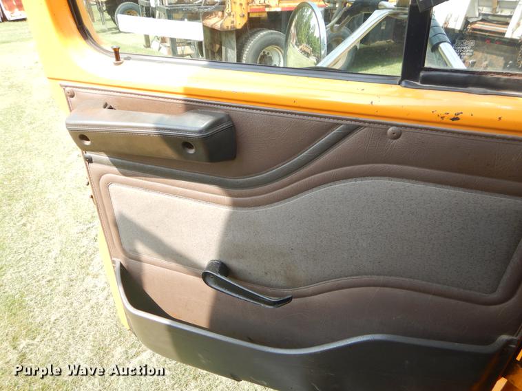 image for item EK9530 2002 International 2554 dump truck