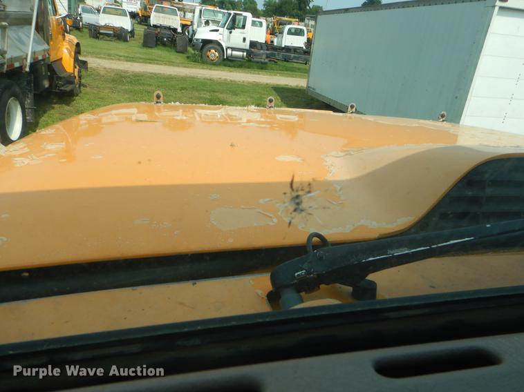 image for item EK9530 2002 International 2554 dump truck