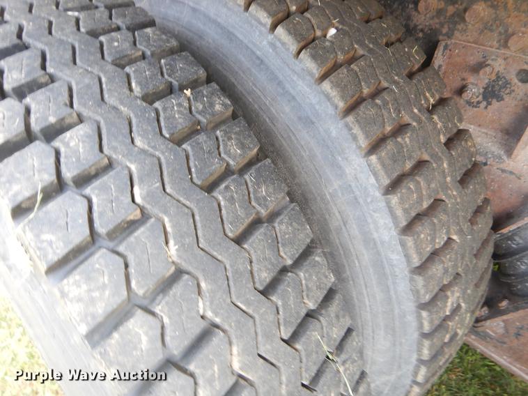 image for item EK9530 2002 International 2554 dump truck