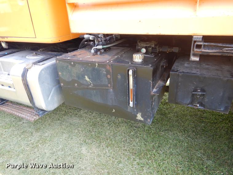 image for item EK9530 2002 International 2554 dump truck