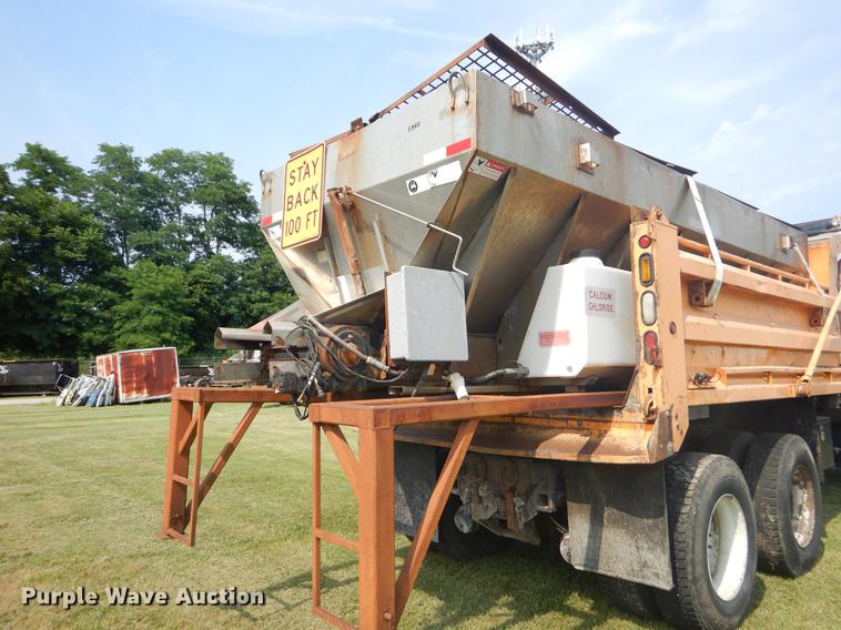 image for item EK9530 2002 International 2554 dump truck