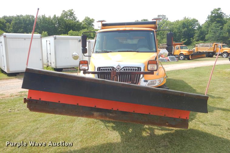 image for item EK9531 2005 International 4300 dump truck