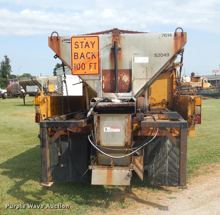 image for item EK9531 2005 International 4300 dump truck