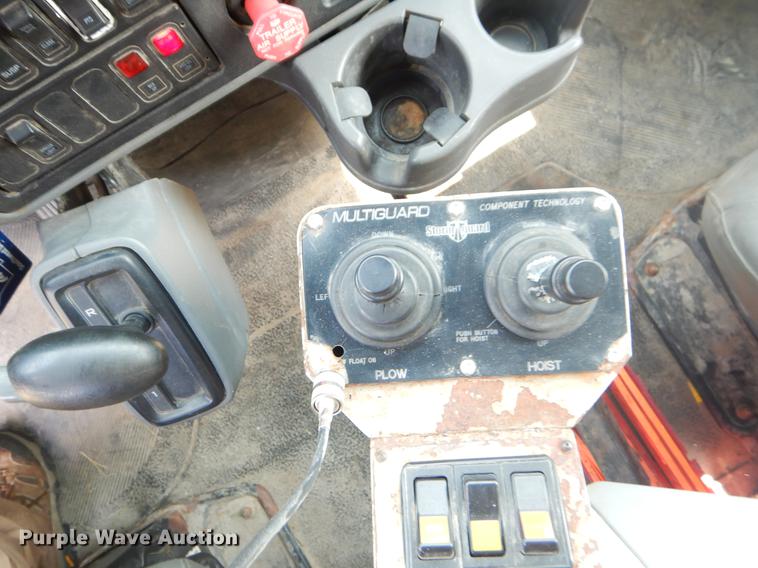 image for item EK9531 2005 International 4300 dump truck