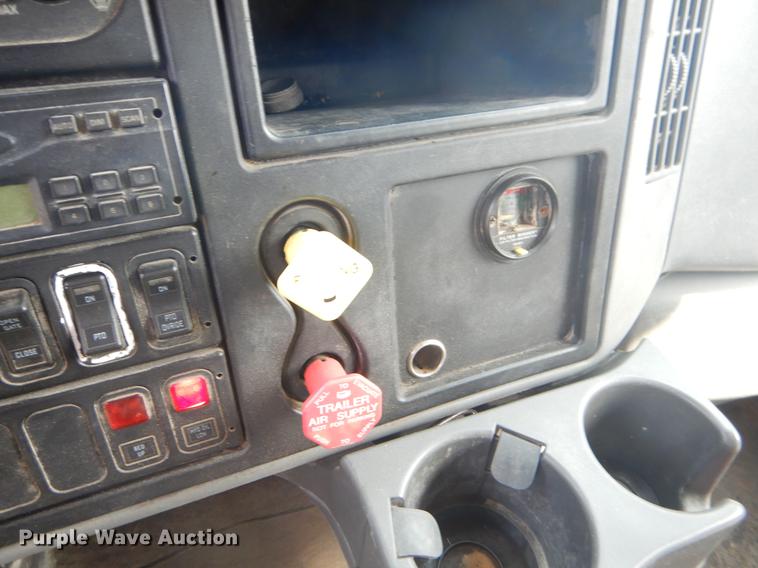 image for item EK9531 2005 International 4300 dump truck