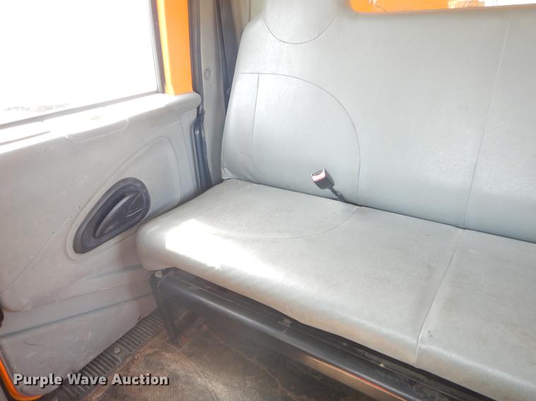 image for item EK9531 2005 International 4300 dump truck