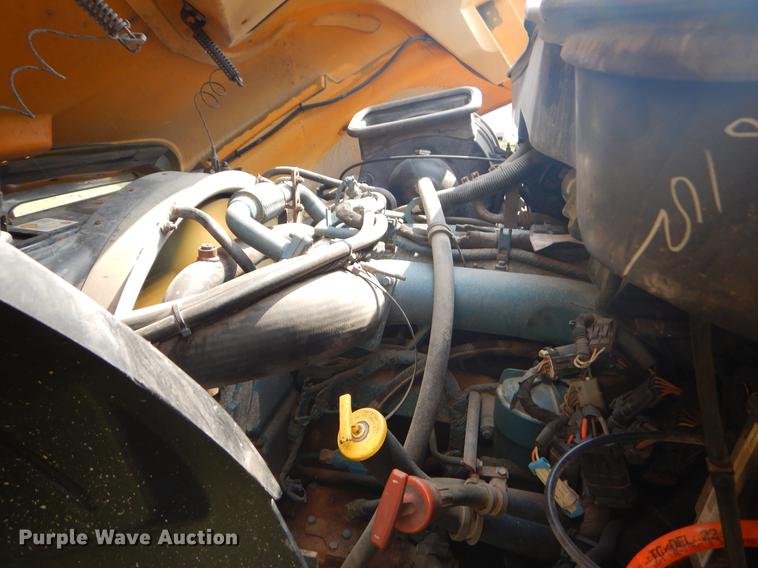 image for item EK9531 2005 International 4300 dump truck